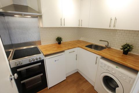 1 bedroom flat to rent, Albert Street, Edinburgh EH7