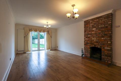 4 bedroom detached house to rent, Altrincham Road, Wilmslow SK9