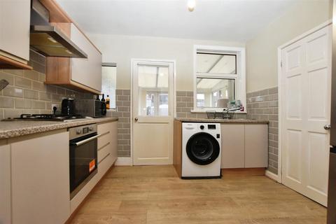 3 bedroom end of terrace house for sale, Linkfield Road, Hull