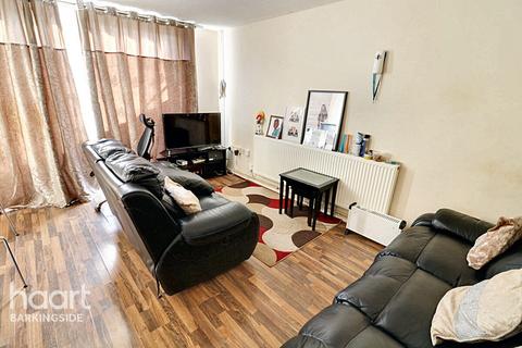 2 bedroom maisonette for sale, Tiptree Crescent, Clayhall