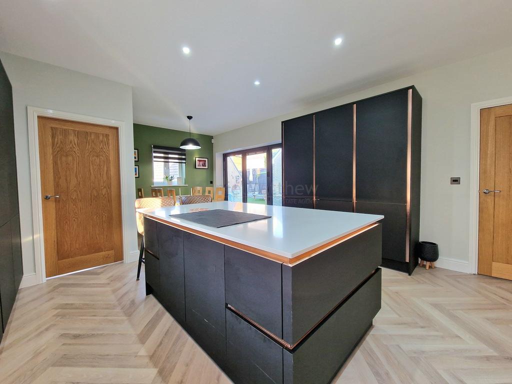 Kitchen / Dining Room