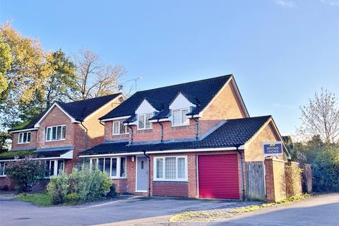 4 bedroom detached house for sale, Spring Close, Verwood, Dorset, BH31