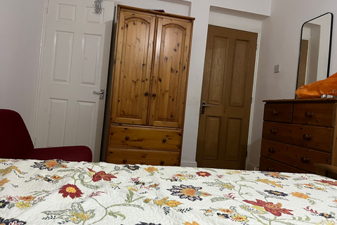 1 bedroom in a house share to rent, Aldborough Road North, Ilford IG2