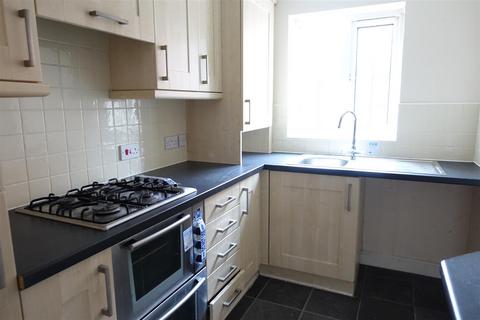 3 bedroom end of terrace house for sale, Swan Court, Askern, Doncaster