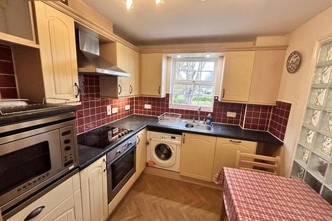 2 bedroom apartment to rent, Old College Road,  Newbury,  RG14