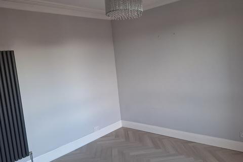 2 bedroom flat to rent, Dean Road, Bo'ness EH51