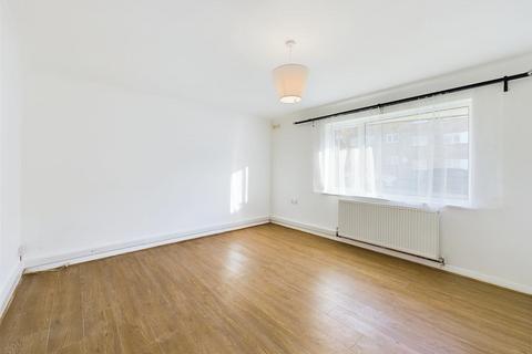 2 bedroom flat to rent, Salisbury House, Eastcote HA4