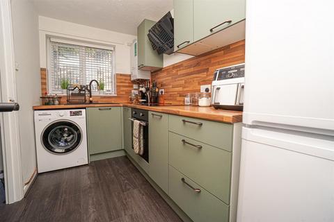 2 bedroom terraced house for sale, Saunders Close, Hastings