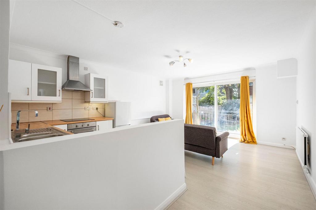 8 Queensgate Gardens  Putney  SW15 6 JN  James Ande