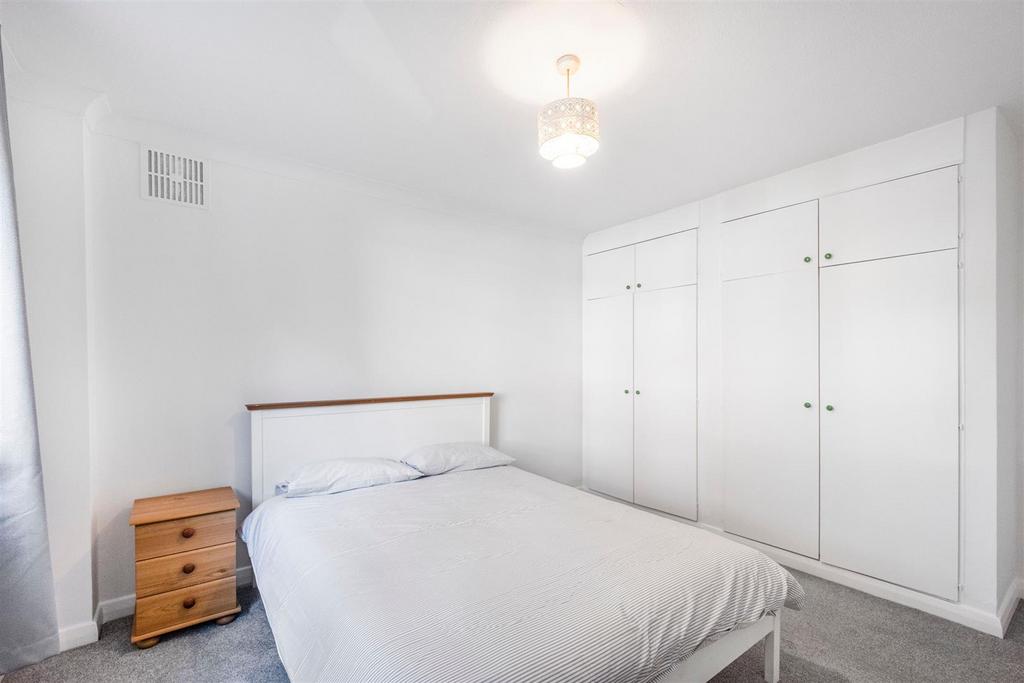 8 Queensgate Gardens  Putney  SW15 6 JN  James Ande