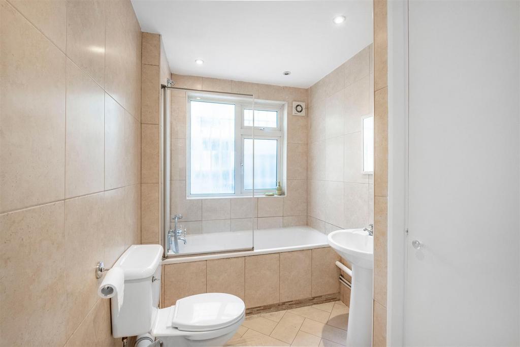 8 Queensgate Gardens  Putney  SW15 6 JN  James Ande