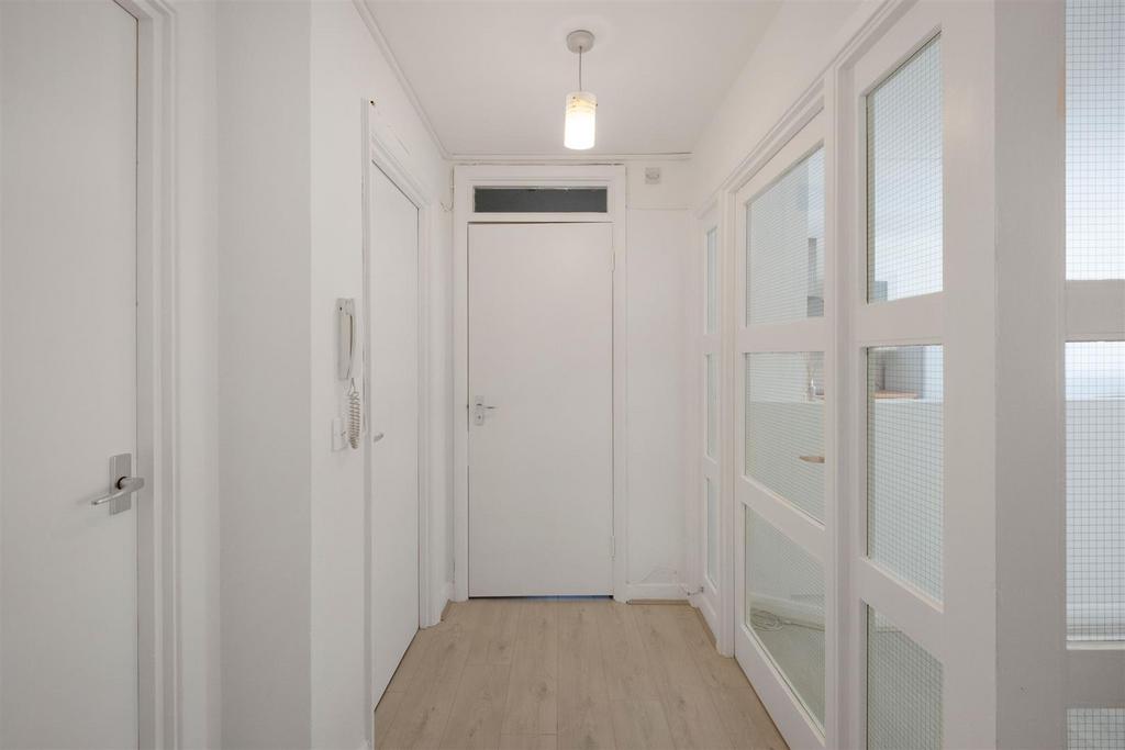 8 Queensgate Gardens  Putney  SW15 6 JN  James Ande