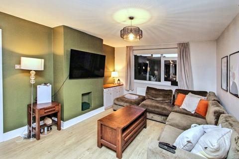 3 bedroom semi-detached house for sale, Whickham Bank, Swalwell, Newcastle upon Tyne, Tyne and Wear, NE16 3JL