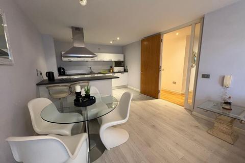 2 bedroom apartment to rent, Melia House  Manchester M4 4AY