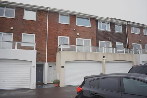 4 bedroom townhouse to rent, Sea Front, Hayling Island PO11