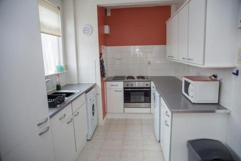 4 bedroom semi-detached house to rent, Sir Thomas Whites Road, Coventry CV5
