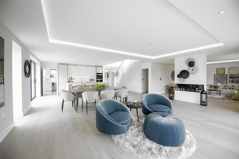 4 bedroom house for sale, Courtlands Park, Banstead