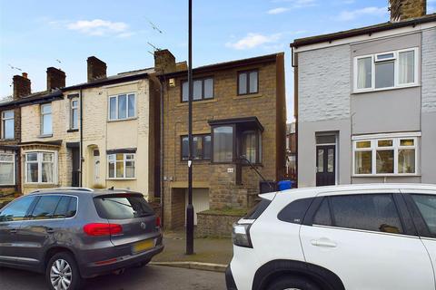 3 bedroom detached house to rent, Thoresby Road, Sheffield