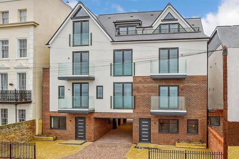 2 bedroom flat for sale, Pier View, St. George's Terrace, Herne Bay, Kent