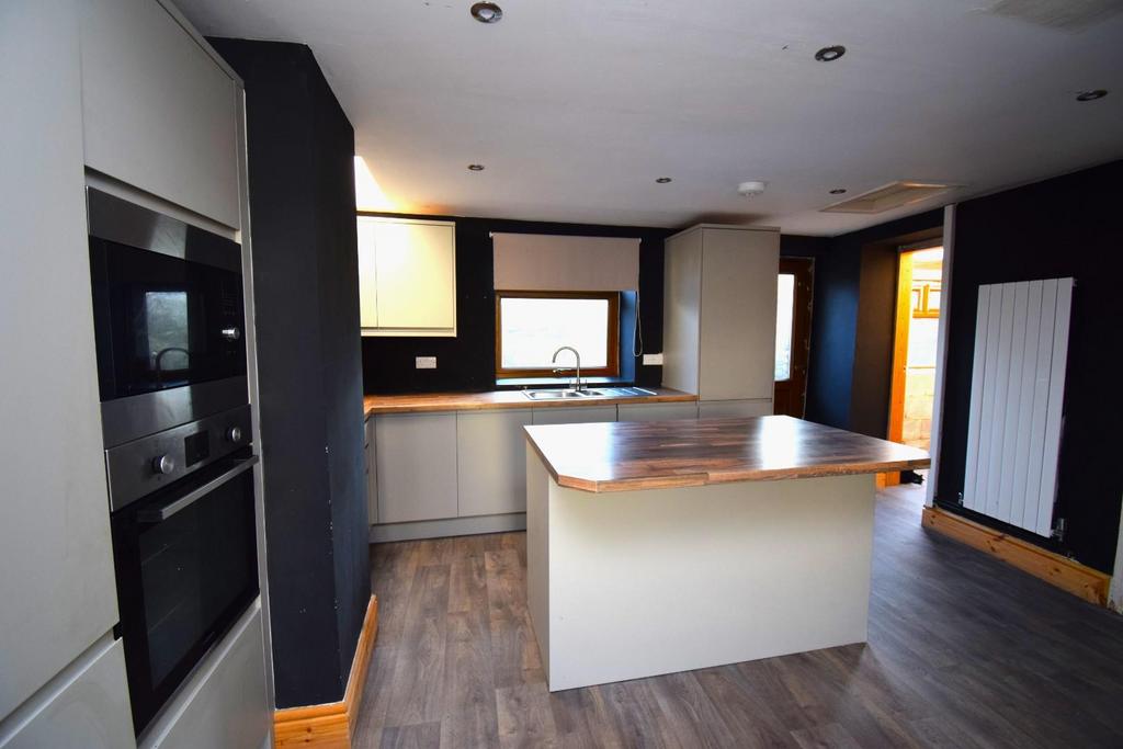 Kitchen 2.JPG