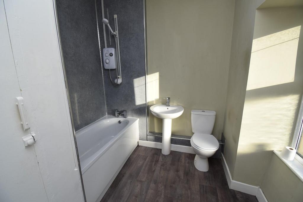 Bathroom.JPG