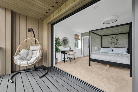 4 bedroom detached house for sale, Courtlands Park, Banstead