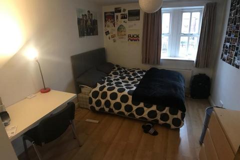 2 bedroom flat to rent, Wilmslow Road, Manchester M20