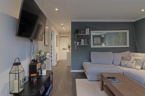 1 bedroom flat for sale, Fountain Road, St. Johns, Redhill