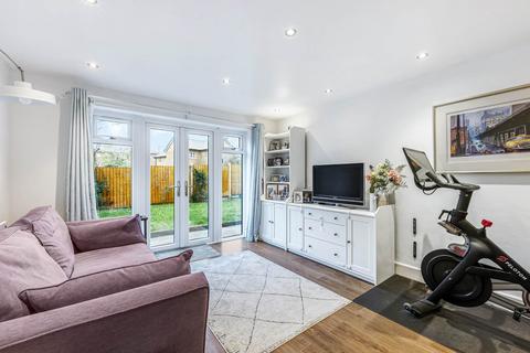 3 Downside Walk, Brentford, TW8 8DN