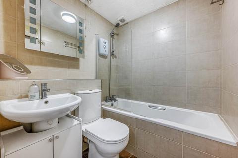 3 Downside Walk, Brentford, TW8 8DN