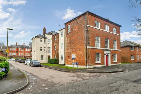 2 bedroom flat for sale, Bell House, Headley Close, Alresford, Hampshire, SO24