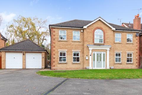 4 bedroom detached house for sale, West End Road, Laughton, DN21