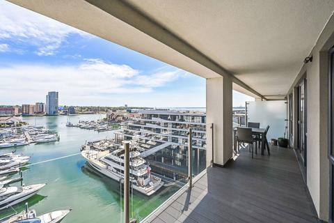 2 bedroom flat for sale, Maritime Walk, Southampton SO14