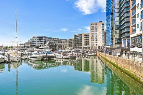 2 bedroom flat for sale, Maritime Walk, Southampton SO14