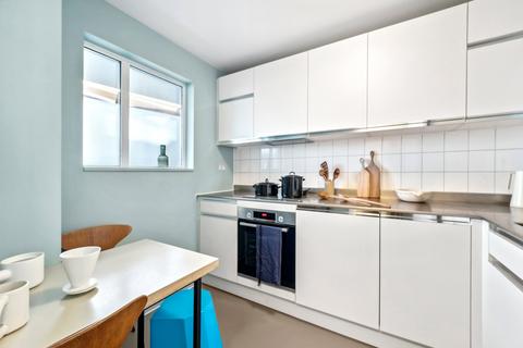 3 bedroom apartment to rent, Balfron Tower, St. Leonards Road, E14