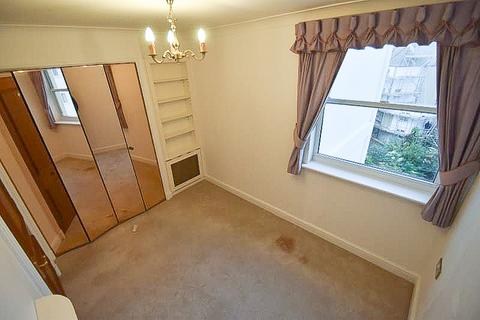 2 bedroom flat to rent, Wilmington Square, Eastbourne BN21