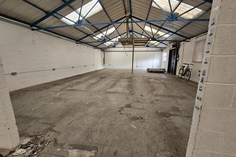 Industrial unit to rent, Skeltons Lane, Leyton E10