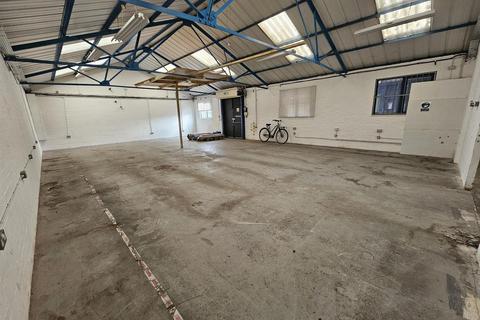 Industrial unit to rent, Skeltons Lane, Leyton E10