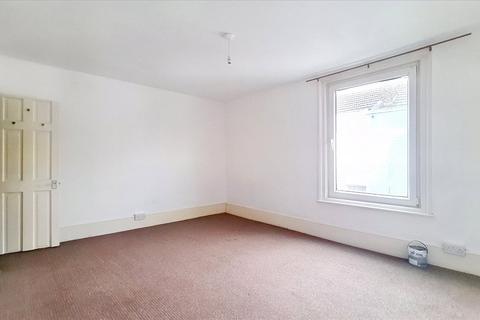 2 bedroom terraced house to rent, Alexandra Road, Kent CT11