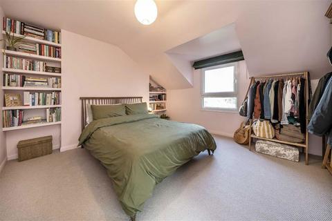 2 bedroom flat for sale, Hither Green Lane, London SE13