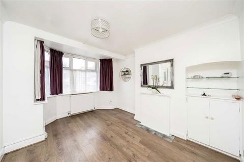 3 bedroom house to rent, Jevington Way, London SE12