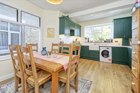 2 bedroom flat for sale, Shepherd's Bush W12