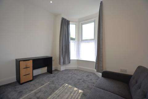 Studio to rent, Bower Road, Harrogate, HG1 1BE