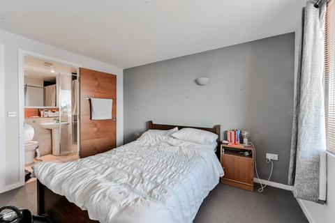 2 bedroom flat to rent, Gainsborough Studios West, Islington, London, N1