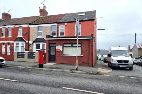 3 bedroom end of terrace house for sale, Barry Road, Barry, The Vale Of Glamorgan. CF62 9BE