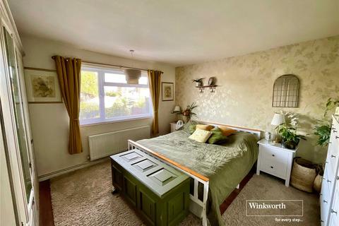 2 bedroom bungalow for sale, Barton Drive, Barton on Sea, New Milton, Hampshire, BH25