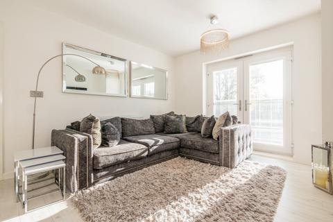 2 bedroom apartment for sale, Stretford Road, Urmston, Manchester, M41