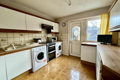 2 bedroom semi-detached house for sale, Firthcliffe Road, Liversedge, WF15