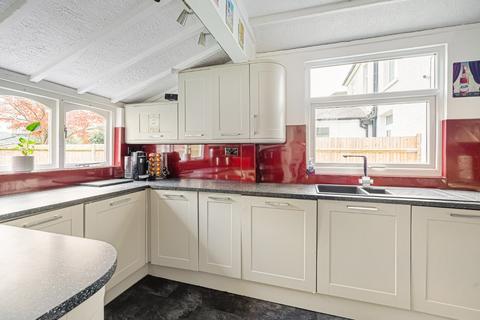 4 bedroom semi-detached house for sale, Singlewell Road, Gravesend DA11