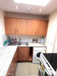 Studio to rent, Deanswood, London N11